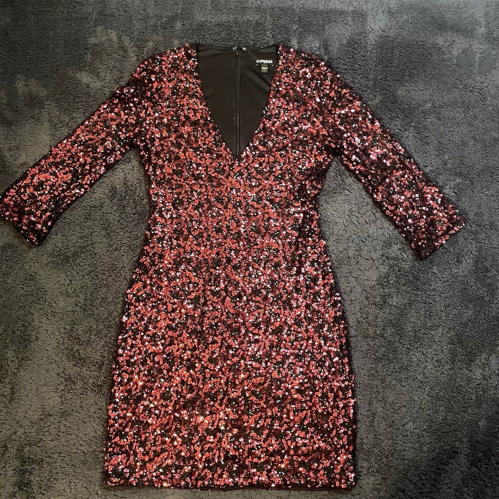 Express Women‎ Burgundy Black Sequin V-Neck Sheath Cocktail Mini Dress Size 2 - Picture 2 of 9